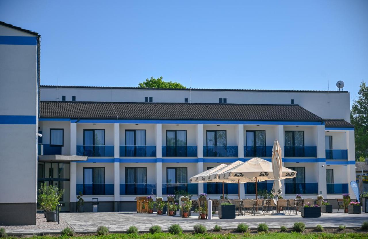 Nn Boutique Hotel 티자우이바로스 외부 사진