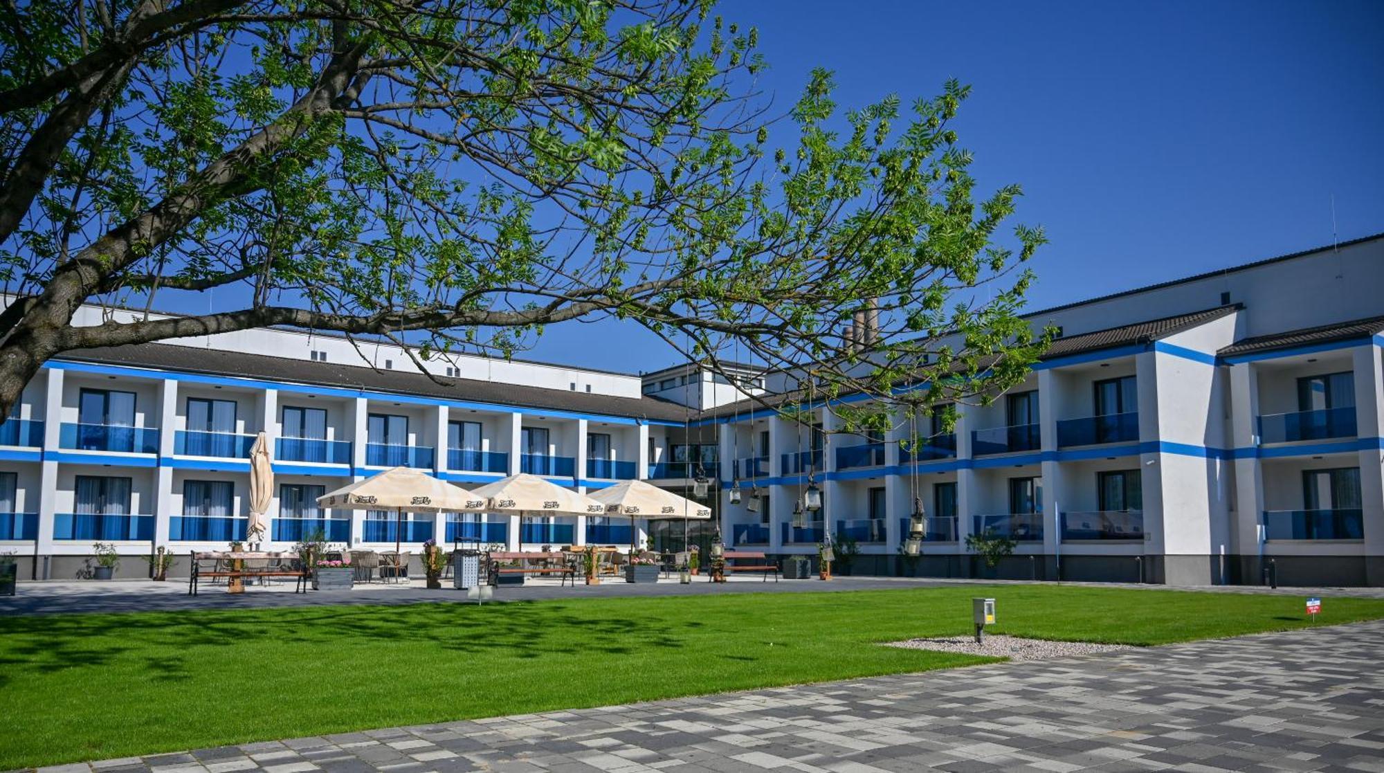 Nn Boutique Hotel 티자우이바로스 외부 사진
